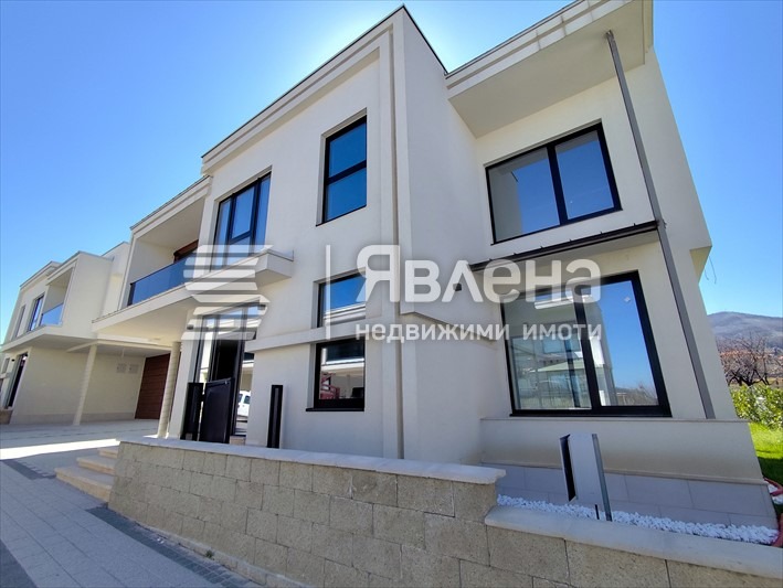À venda  Casa região Plovdiv , Markovo , 325 m² | 23719986 - imagem [3]