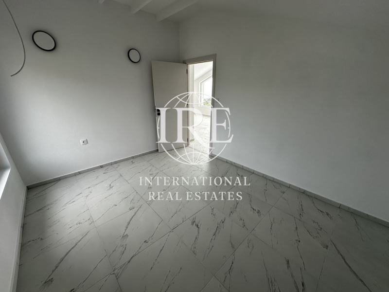 Продава КЪЩА, гр. Балчик, област Добрич, снимка 4 - Къщи - 52120088