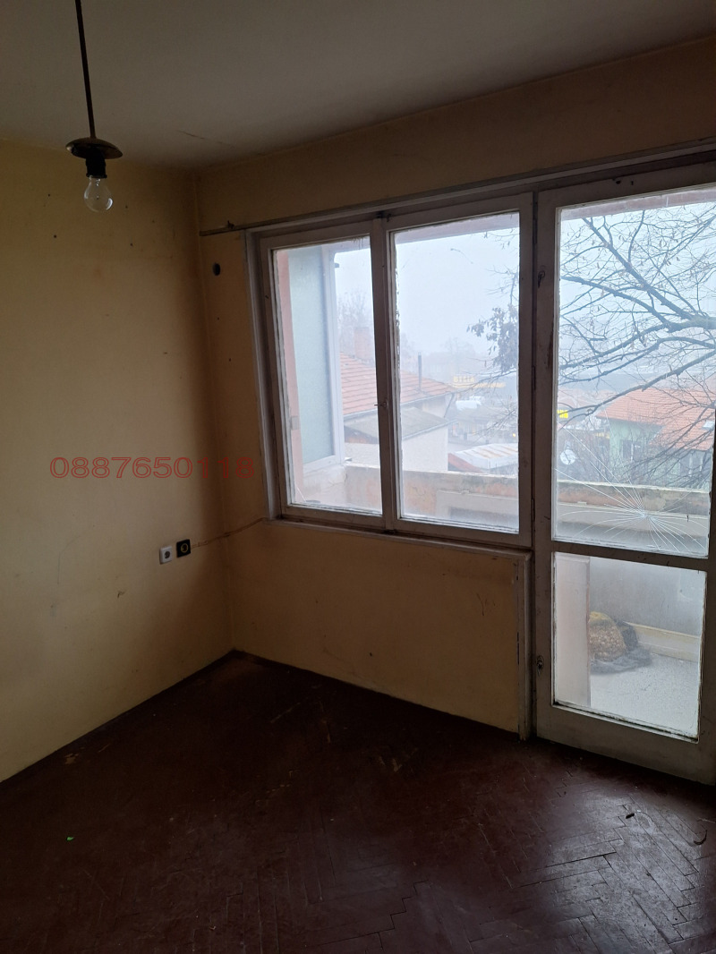 Продава 3-СТАЕН, гр. Свищов, област Велико Търново, снимка 3 - Апартаменти - 53503109