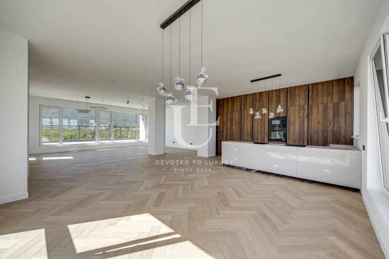 Myytävänä  3+ makuuhuone Sofia , Vitoša , 531 neliömetriä | 73423620 - kuva [2]