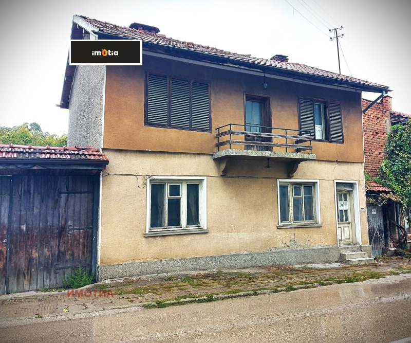 Продава КЪЩА, гр. Троян, област Ловеч, снимка 2 - Къщи - 52629041