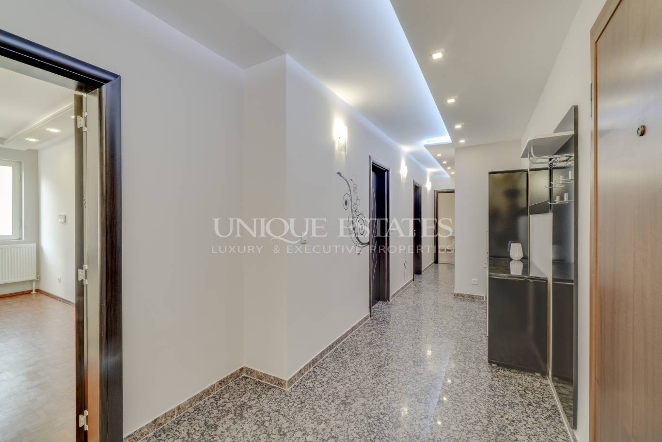 Продава 4-СТАЕН, гр. София, Лозенец, снимка 15 - Апартаменти - 54040394