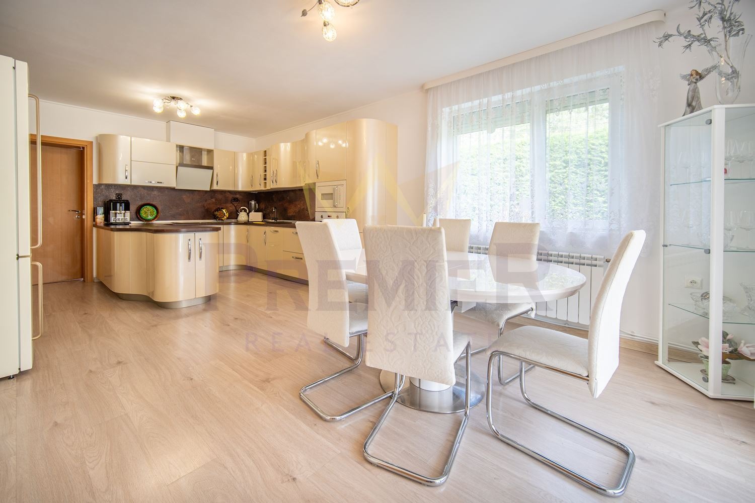 Продава КЪЩА, с. Соколово, област Добрич, снимка 6 - Къщи - 54820587