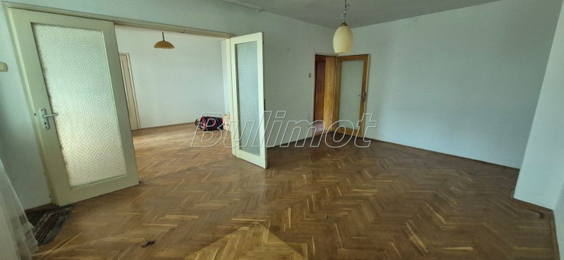 Продава  3-стаен град Варна , ВИНС-Червен площад , 140 кв.м | 70155625