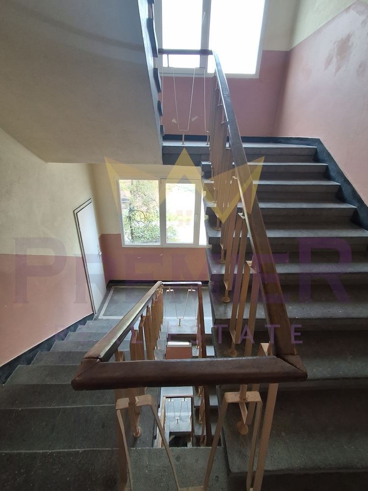 Продава 3-СТАЕН, гр. Варна, Базар Левски, снимка 11 - Апартаменти - 53008375