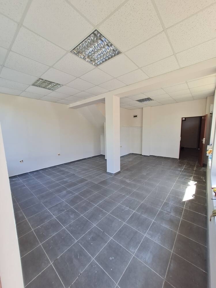 Продава  Офис, град Бургас, Славейков •  279 588 EUR • ID 21412733 — holmes.bg - [1] 
