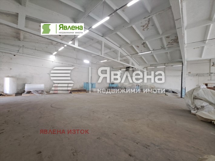 Продава СКЛАД, гр. Русе, Промишлена зона - Изток, снимка 2 - Складове - 55647264