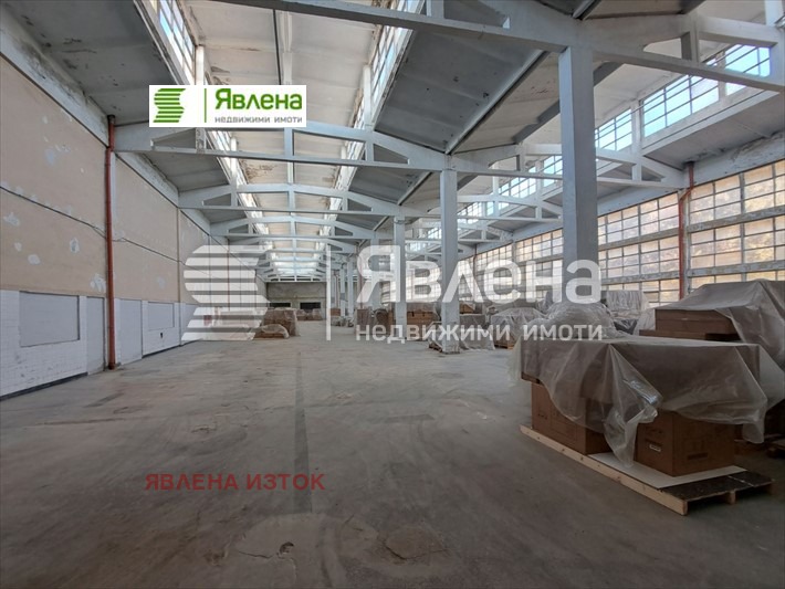 Продава СКЛАД, гр. Русе, Промишлена зона - Изток, снимка 6 - Складове - 55647264