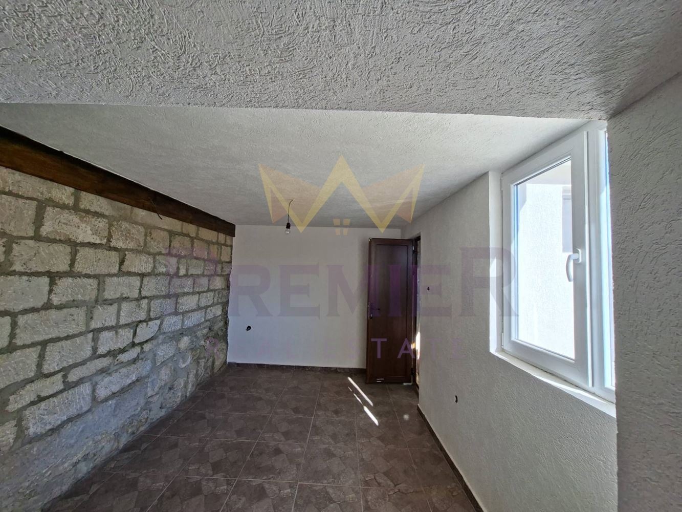 Продава КЪЩА, с. Боряна, област Варна, снимка 4 - Къщи - 54063319