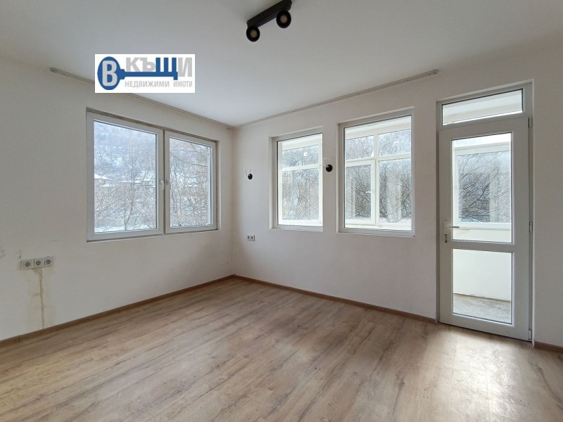 Продава 3-СТАЕН в град Велико Търново, Асенов - 90 кв.м / 99 800 € » 195 191.83 лв., ВКЪЩИ