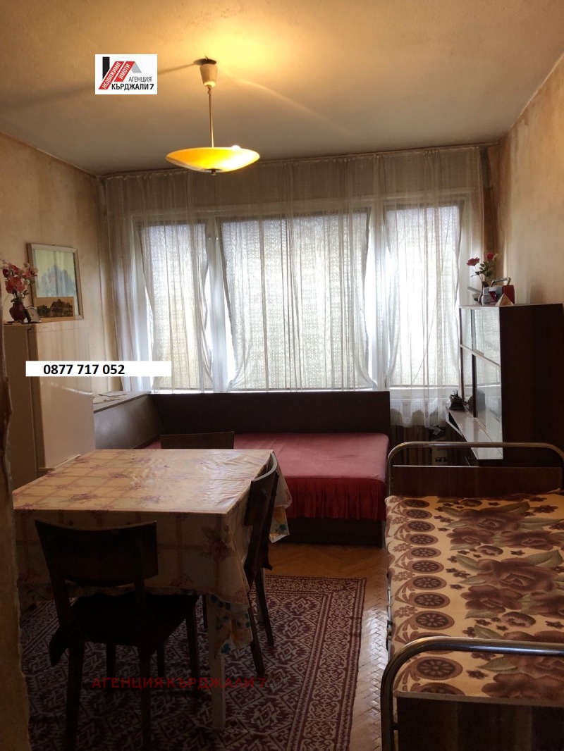 Продава 2-СТАЕН, гр. Кърджали, Център