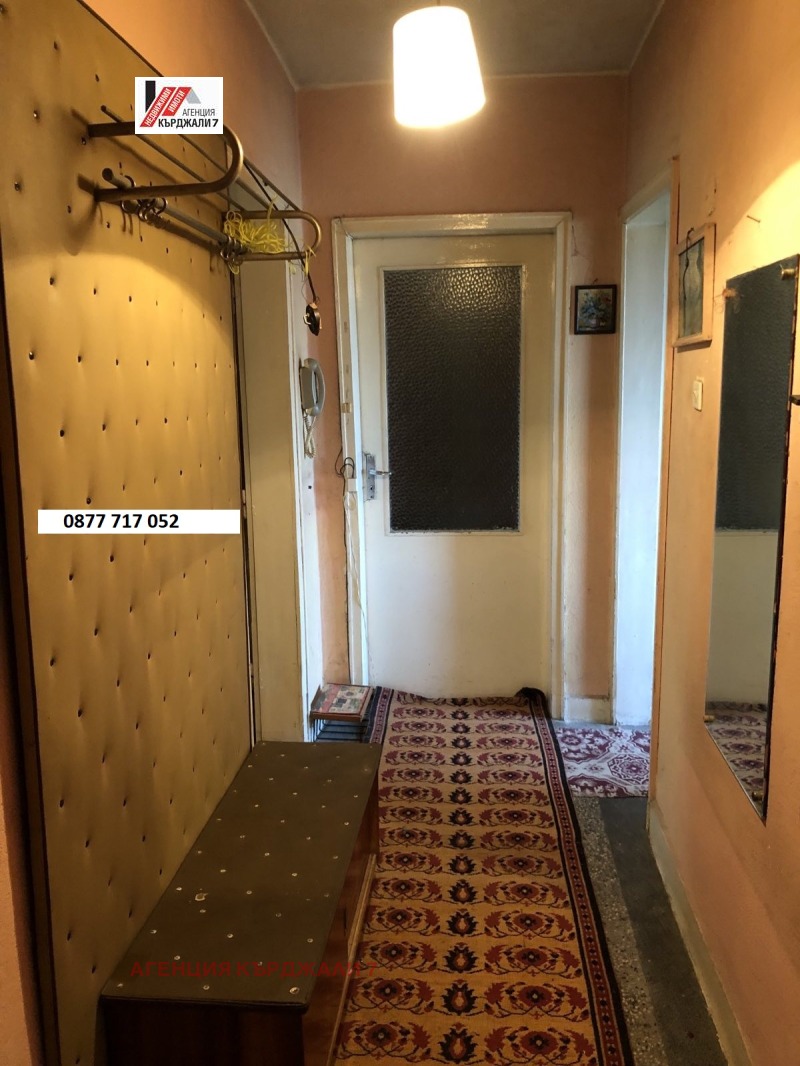 Продава 2-СТАЕН, гр. Кърджали, Център, снимка 3 - Апартаменти - 53164195