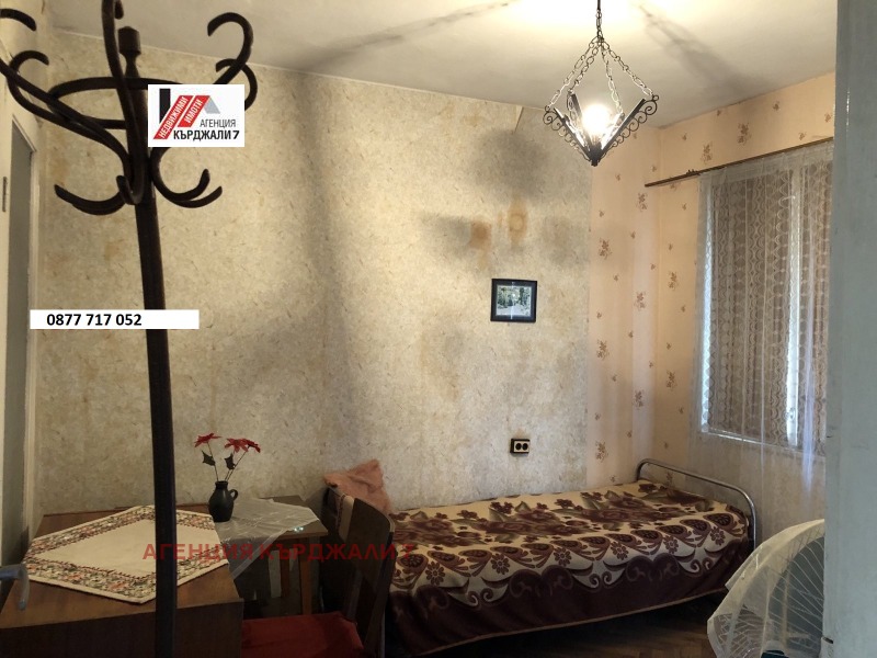 Продава 2-СТАЕН, гр. Кърджали, Център, снимка 5 - Апартаменти - 53164195