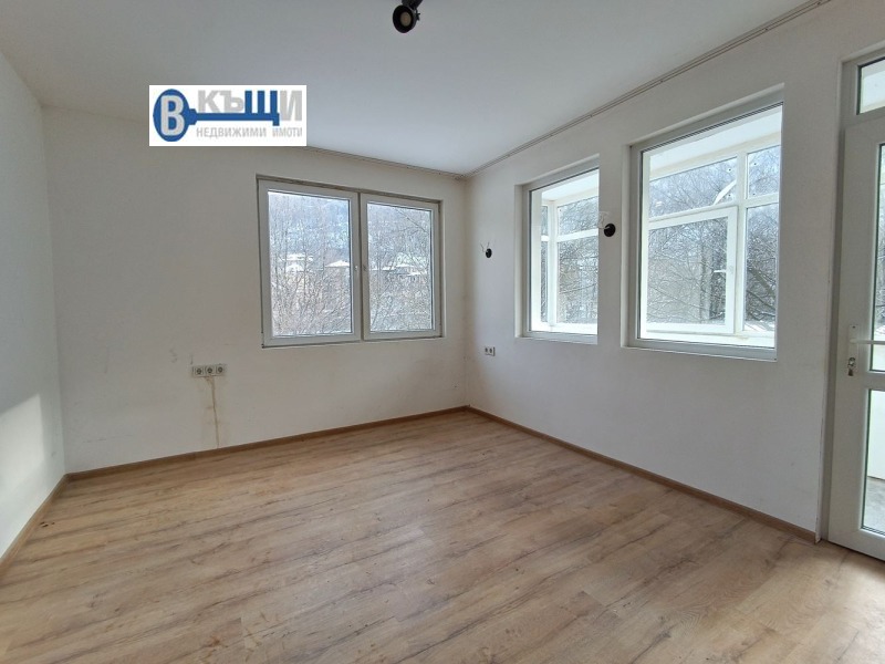 Продава 3-СТАЕН, гр. Велико Търново, Асенов, снимка 2 - Апартаменти - 53151115