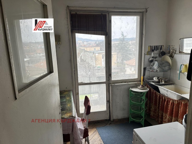 Продава 3-СТАЕН, гр. Кърджали, Център, снимка 7 - Апартаменти - 53173153