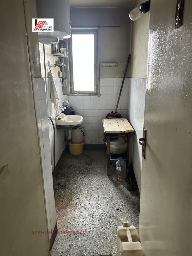 Продава 3-СТАЕН, гр. Кърджали, Център, снимка 10 - Апартаменти - 53173153