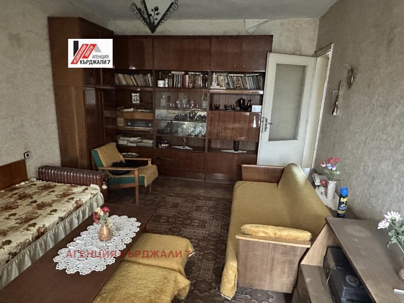 Продава 3-СТАЕН, гр. Кърджали, Център, снимка 4 - Апартаменти - 53173153