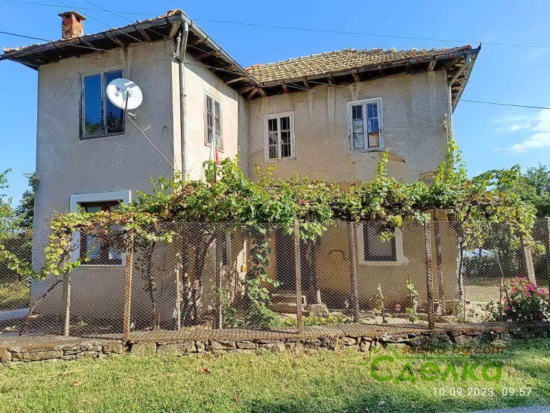 Продава КЪЩА в област Габрово, с. Орловци - 140 кв.м / 36 000 € » 70 409.88 лв., СДЕЛКА