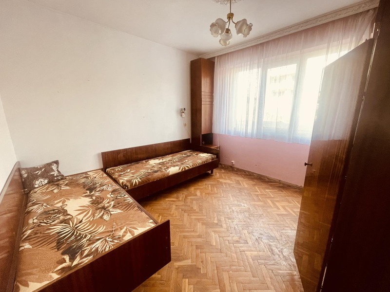 Продава 2-СТАЕН в град Шумен, Болницата - 64 кв.м / 90 000 € » 176 024.70 лв., АДРЕС НЕДВИЖИМИ ИМОТИ - КАНТОРА ШУМЕН
