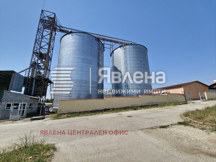 Продава ПРОМ. ПОМЕЩЕНИЕ, гр. Луковит, област Ловеч, снимка 3 - Производствени сгради - 53169321