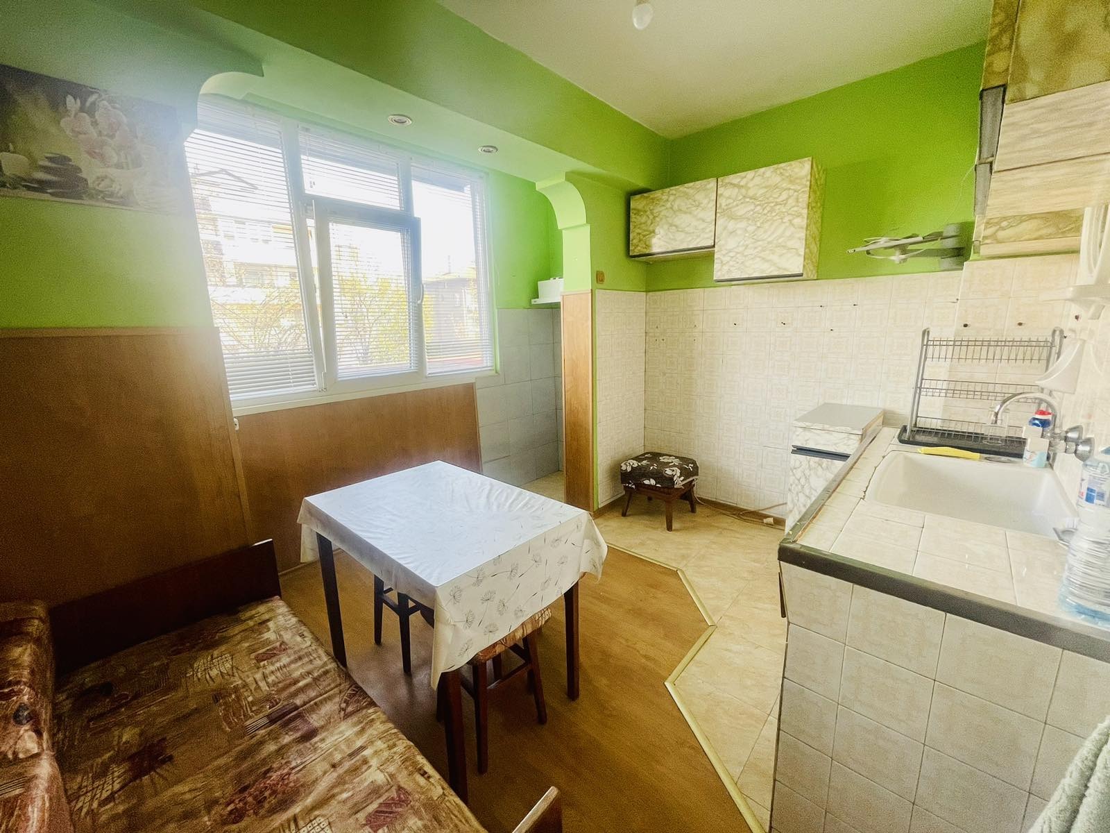 Продава 2-СТАЕН, гр. Шумен, Болницата, снимка 3 - Апартаменти - 54202573