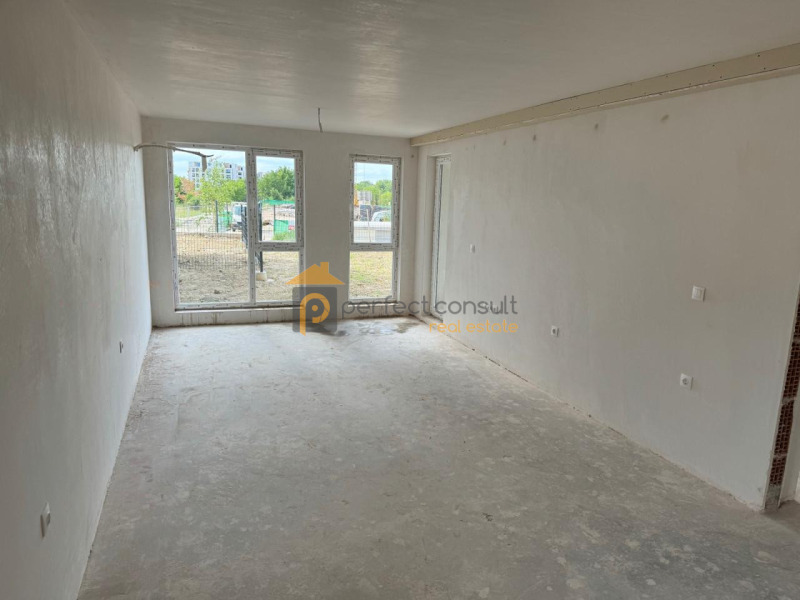 Продава  2-стаен град Пловдив , Остромила , 110 кв.м | 38557942