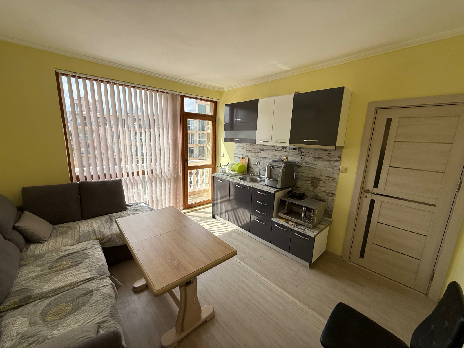 Продава 2-СТАЕН, гр. Приморско, област Бургас, снимка 2 - Апартаменти - 54043643