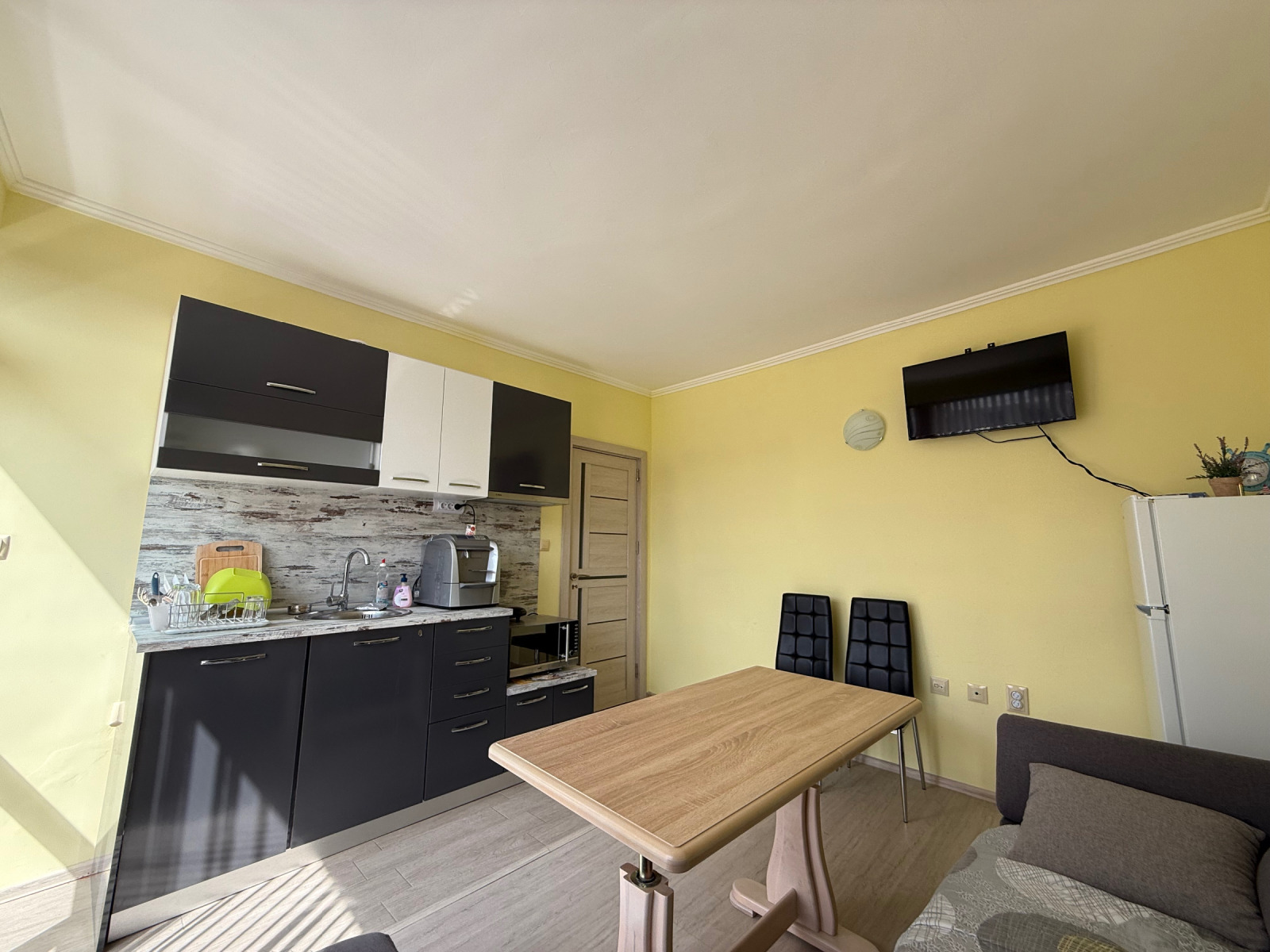 Продава 2-СТАЕН, гр. Приморско, област Бургас, снимка 3 - Апартаменти - 54043643