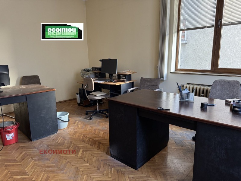 Продава 4-СТАЕН, гр. София, Център, снимка 3 - Апартаменти - 52629542