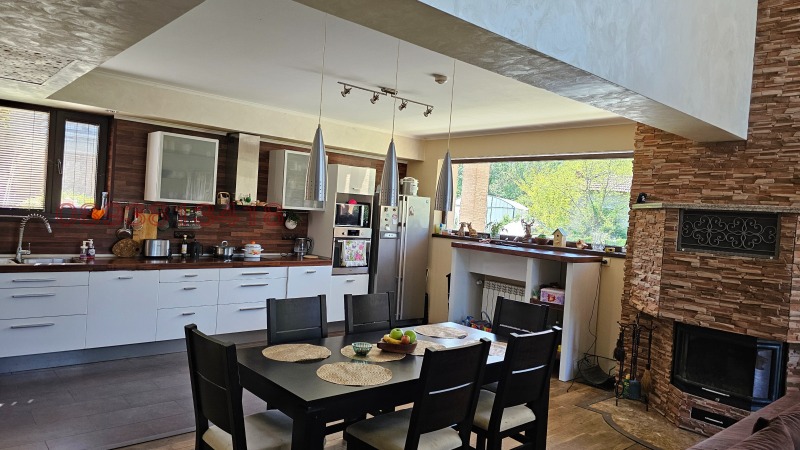 Продава  Къща област Русе , с. Мечка , 453 кв.м | 56943130 - изображение [6]