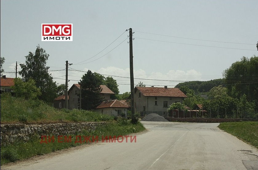 Продава КЪЩА, с. Гълъбник, област Перник, снимка 2 - Къщи - 46212570