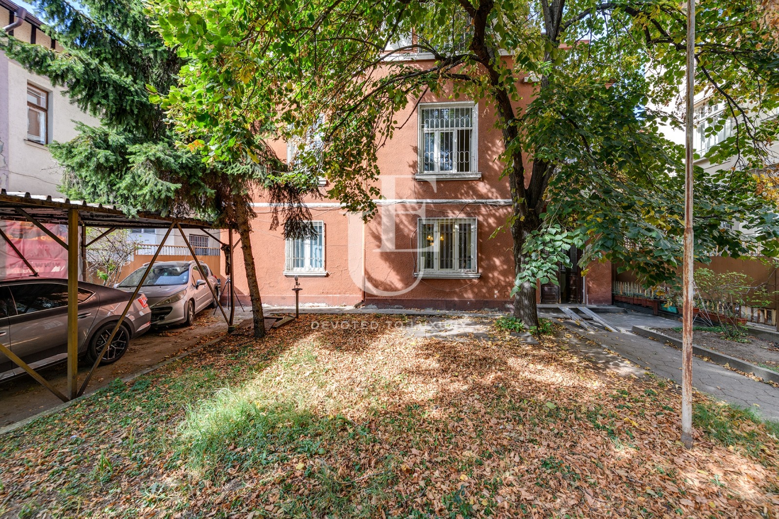 Продава КЪЩА, гр. София, Център