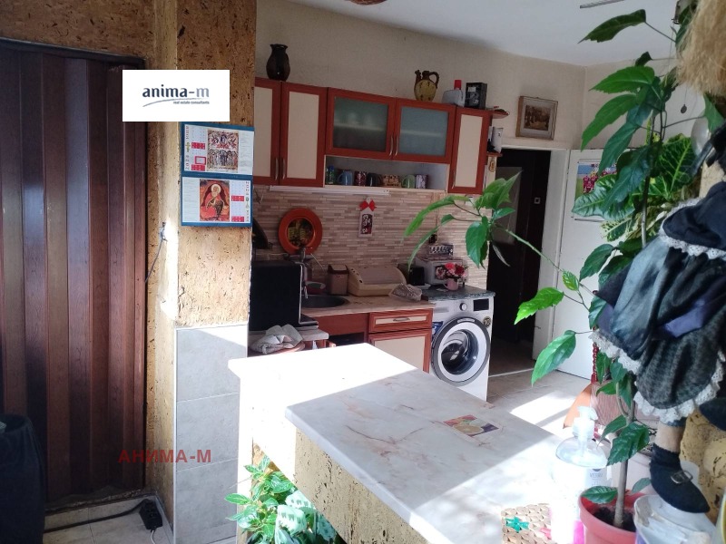 Продава 3-СТАЕН в град Перник, Димова махала - 105 кв.м / 110 000 € » 215 141.30 лв., АНИМА-М