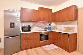 1 quarto Briz, Varna