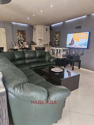 Продава КЪЩА, гр. Плевен, Сторгозия, снимка 2 - Къщи - 52602002