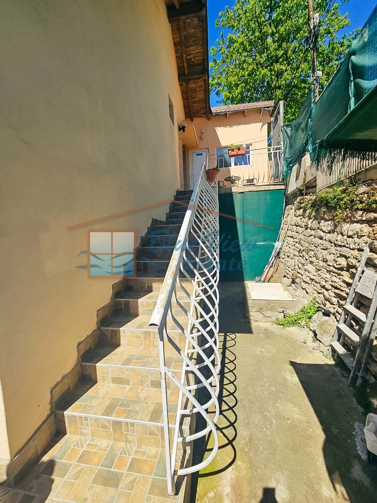 Продава ЕТАЖ ОТ КЪЩА, гр. Балчик, област Добрич, снимка 15 - Етаж от къща - 54354961