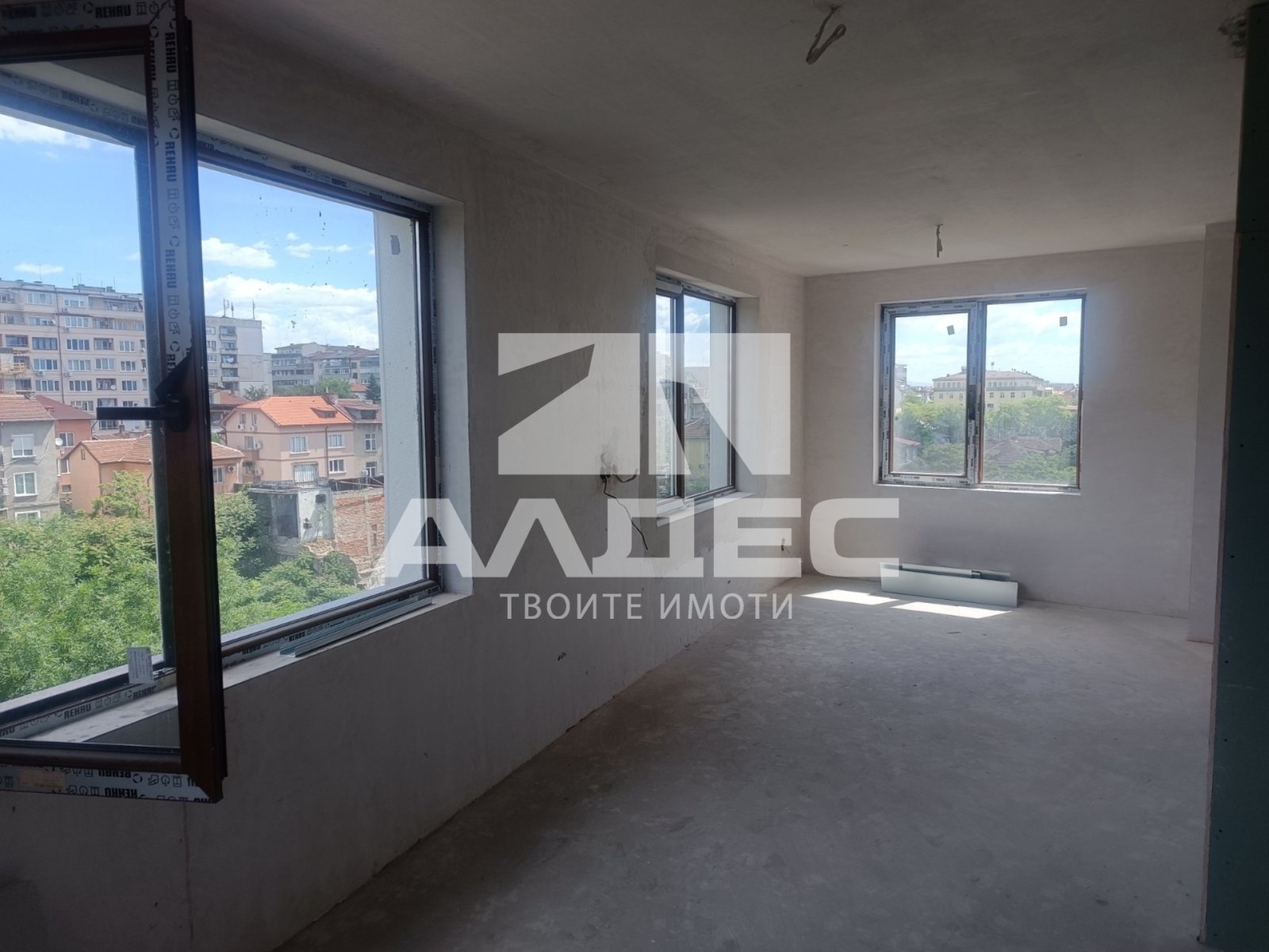 Продава 3-СТАЕН, гр. София, Банишора