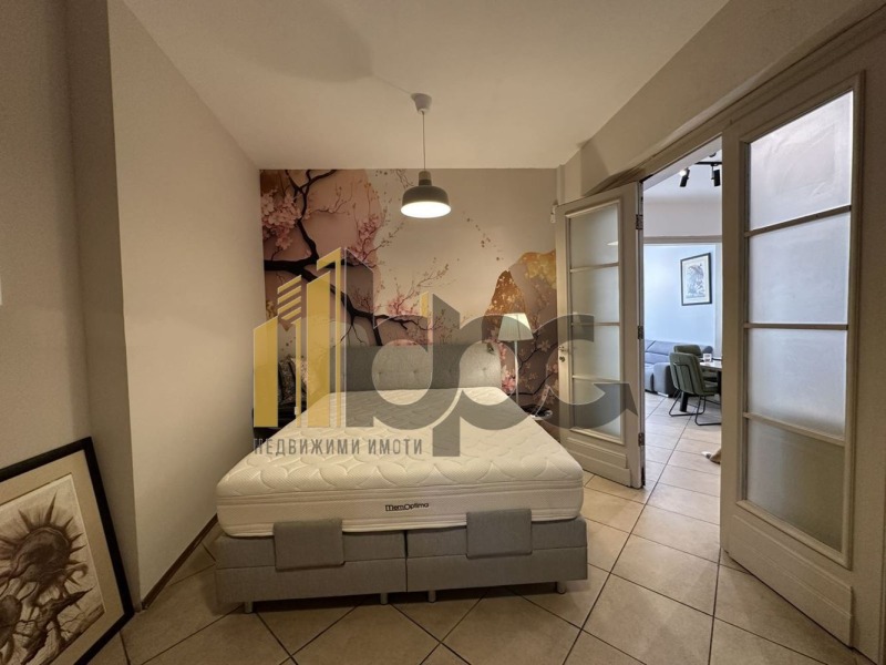 Продава 4-СТАЕН, гр. София, Център, снимка 3 - Апартаменти - 52493178