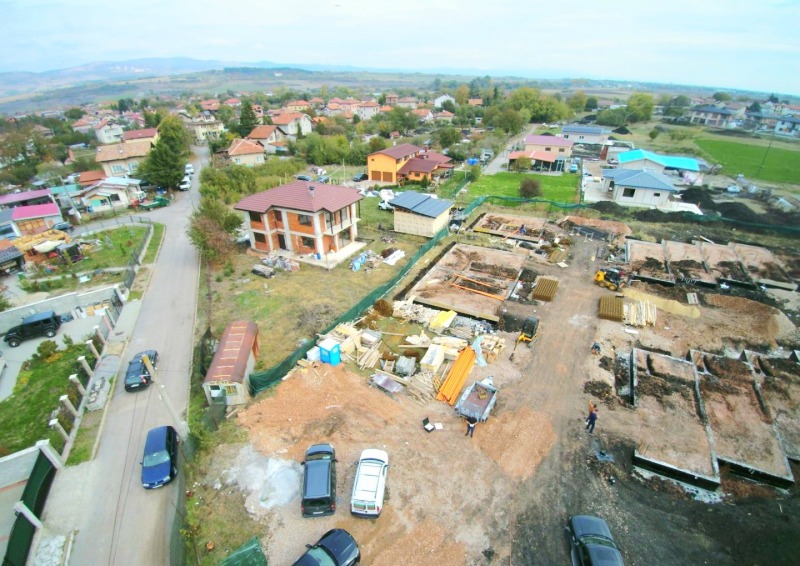 Продава КЪЩА, област София, гр. Костинброд • 270000 € / 528074.10 лв. • 28225946 1