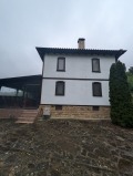Продава КЪЩА, област Габрово, гр. Трявна • 130000 € / 254257.90 лв. • 36550919 1