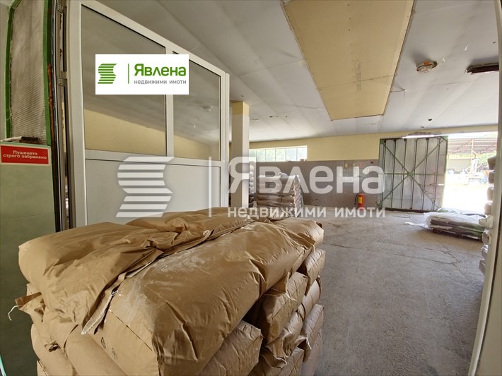Продава ПРОМ. ПОМЕЩЕНИЕ, гр. Луковит, област Ловеч, снимка 2 - Производствени сгради - 54768695