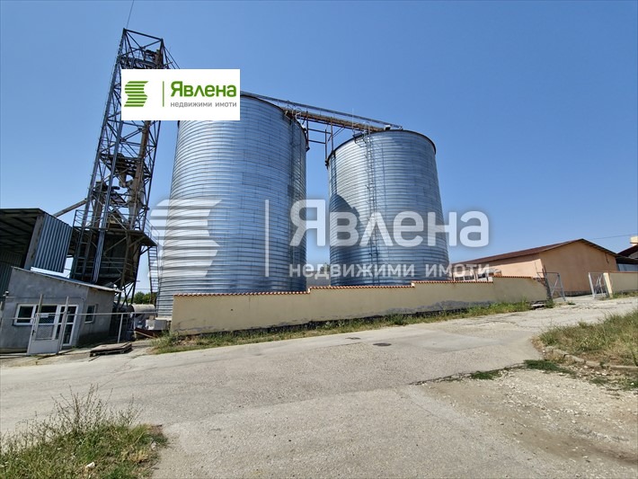 Продава ПРОМ. ПОМЕЩЕНИЕ, гр. Луковит, област Ловеч, снимка 3 - Производствени сгради - 54768695