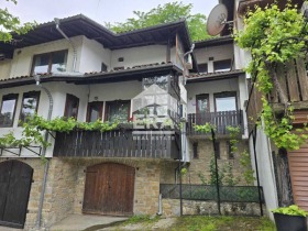 Hus Gulv Asenov, Veliko Tarnovo