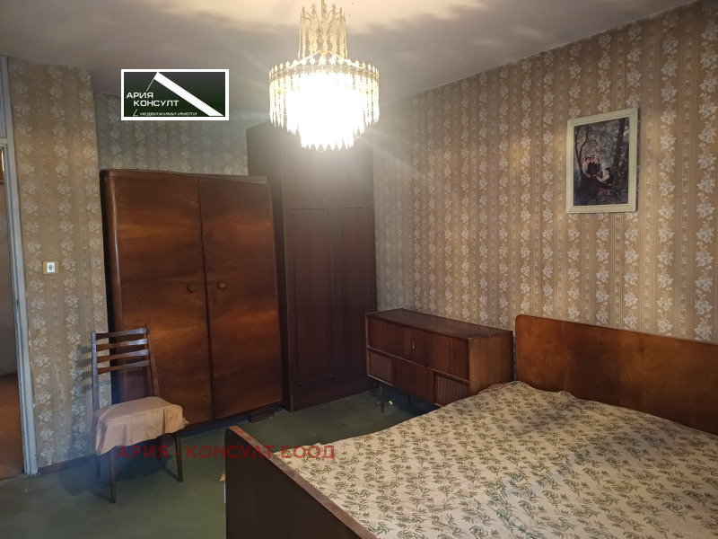 Продава 2-СТАЕН, гр. София, Хиподрума, снимка 2 - Апартаменти - 52398858