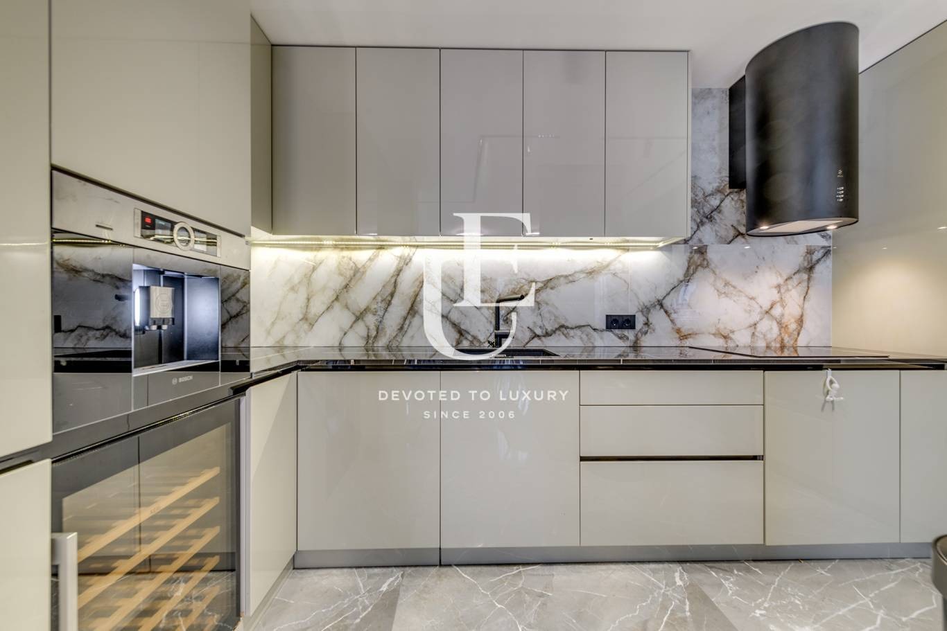 Продава МНОГОСТАЕН, гр. София, Белите брези, снимка 15 - Апартаменти - 54046444