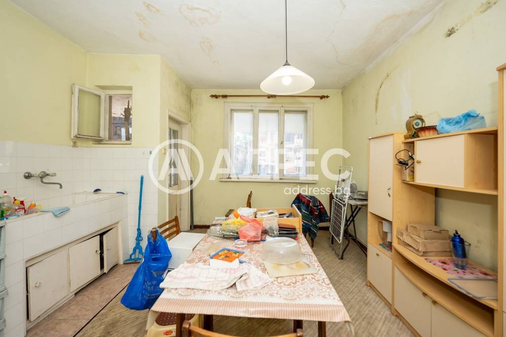 Продава ЕТАЖ ОТ КЪЩА, гр. Пловдив, Център, снимка 12 - Етаж от къща - 56407546