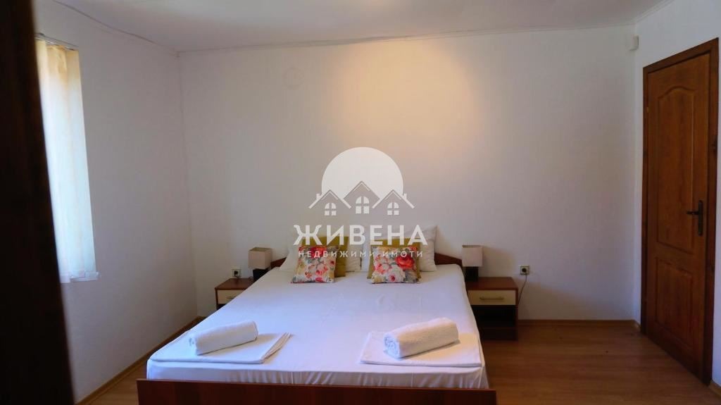 Продава КЪЩА, с. Соколово, област Добрич, снимка 13 - Къщи - 54133539