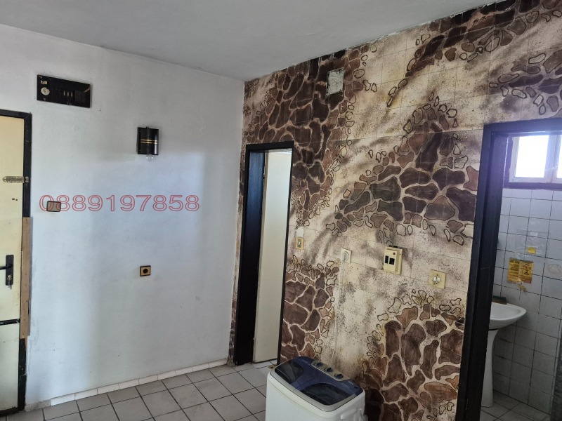 Продава ЕТАЖ ОТ КЪЩА, гр. Исперих, област Разград