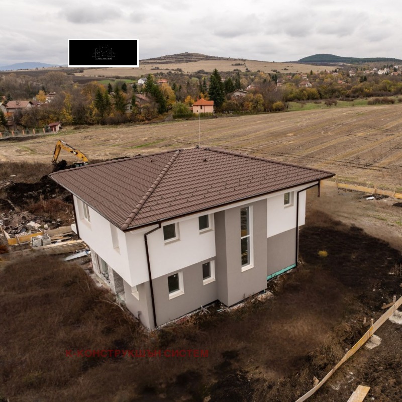 Продава КЪЩА, с. Хераково, област София област, снимка 2 - Къщи - 52462942