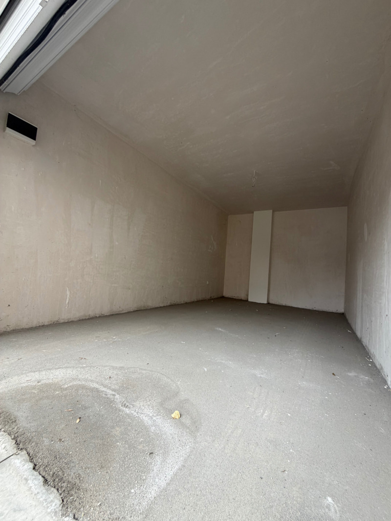 Продава ГАРАЖ, ПАРКОМЯСТО, гр. Пловдив, Кючук Париж, снимка 3 - Гаражи и паркоместа - 53316670